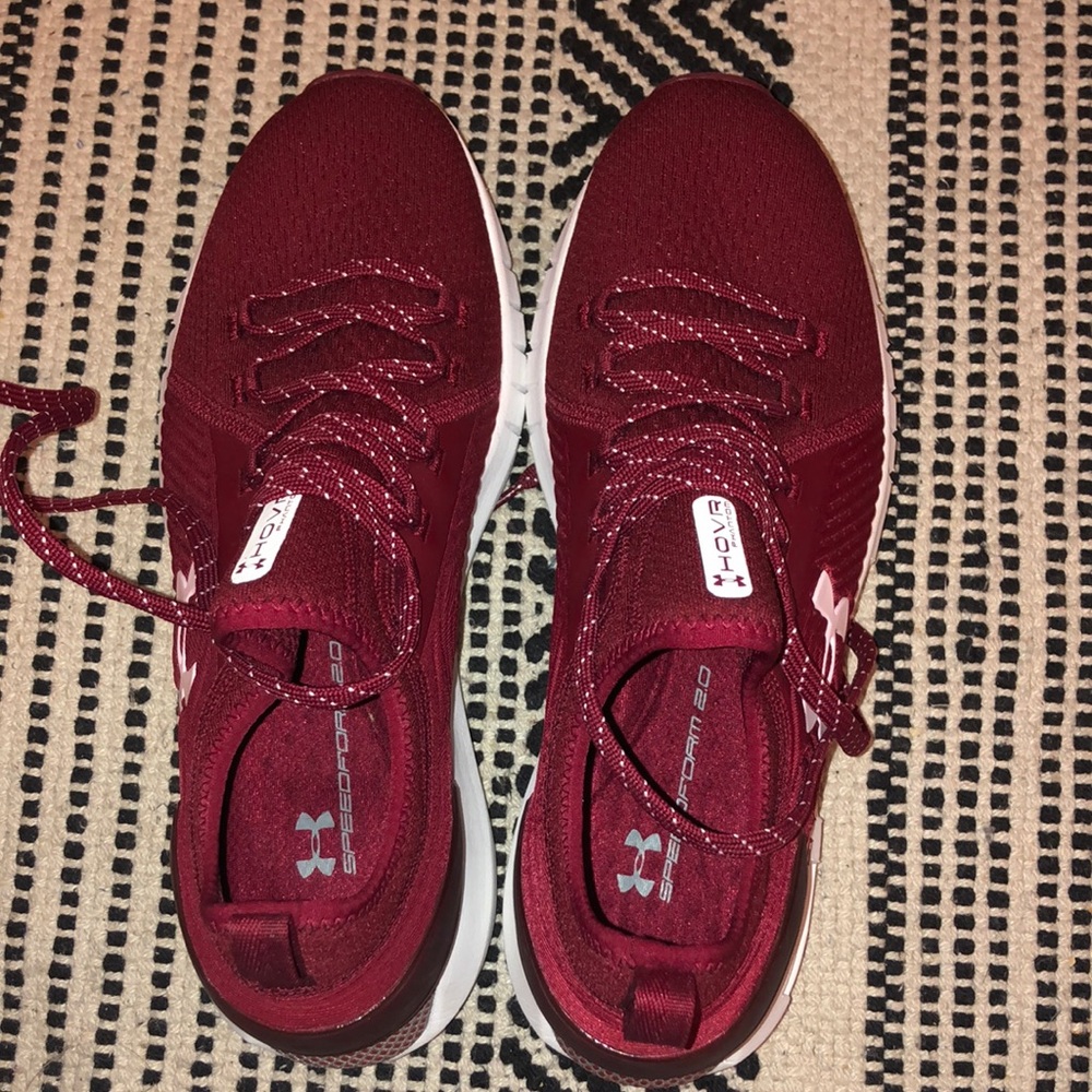Never worn maroon Under Armour sneakers size 9
